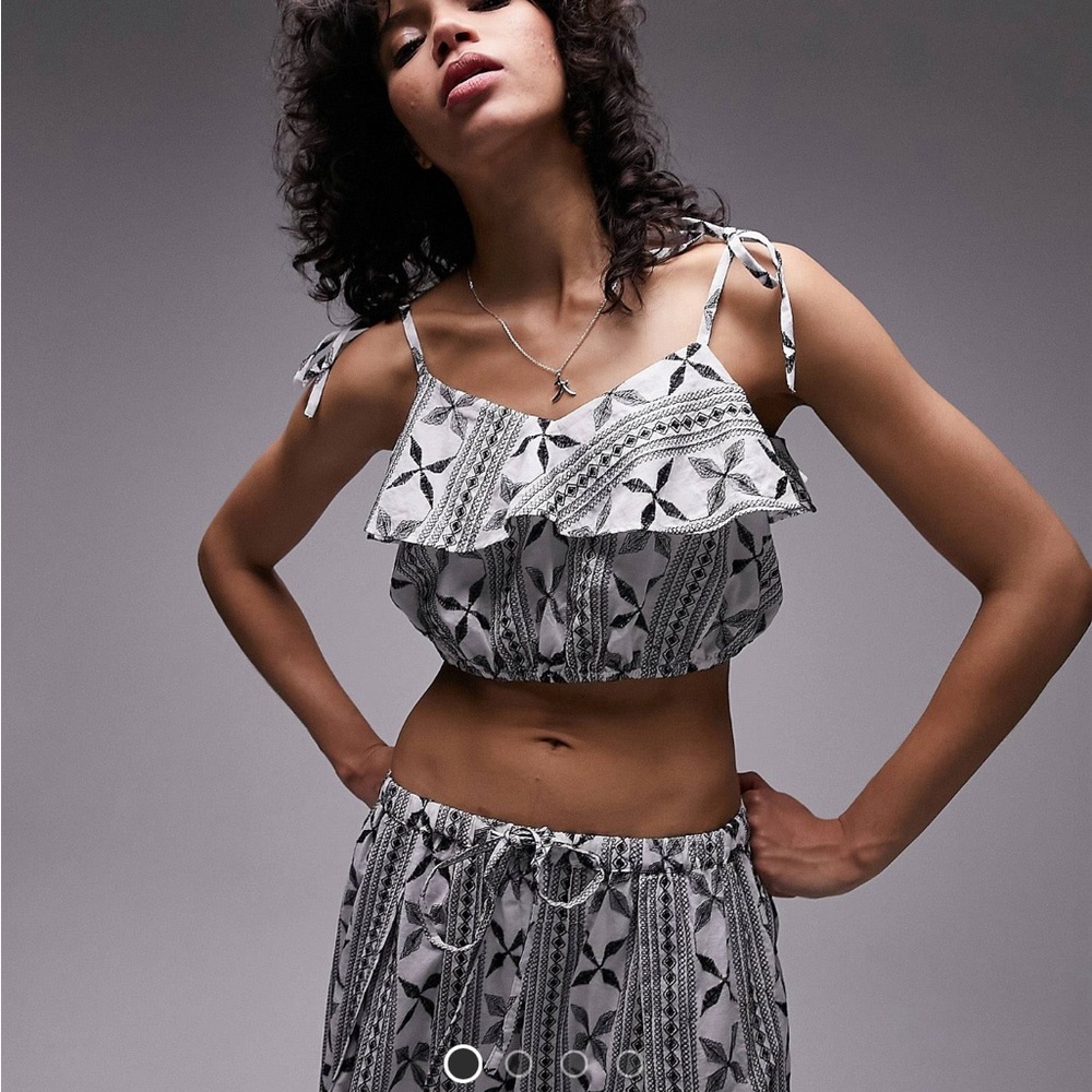Topshop Embroidered Beach Set in Monochrome - Picture 3 of 15
